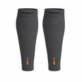 IncrediWear rokav za meča – par, siv, na modelu, pogled od spredaj