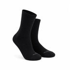 IncrediWear cirkulacijske nogavice CREW – črne, na modelu, pogled od spredaj