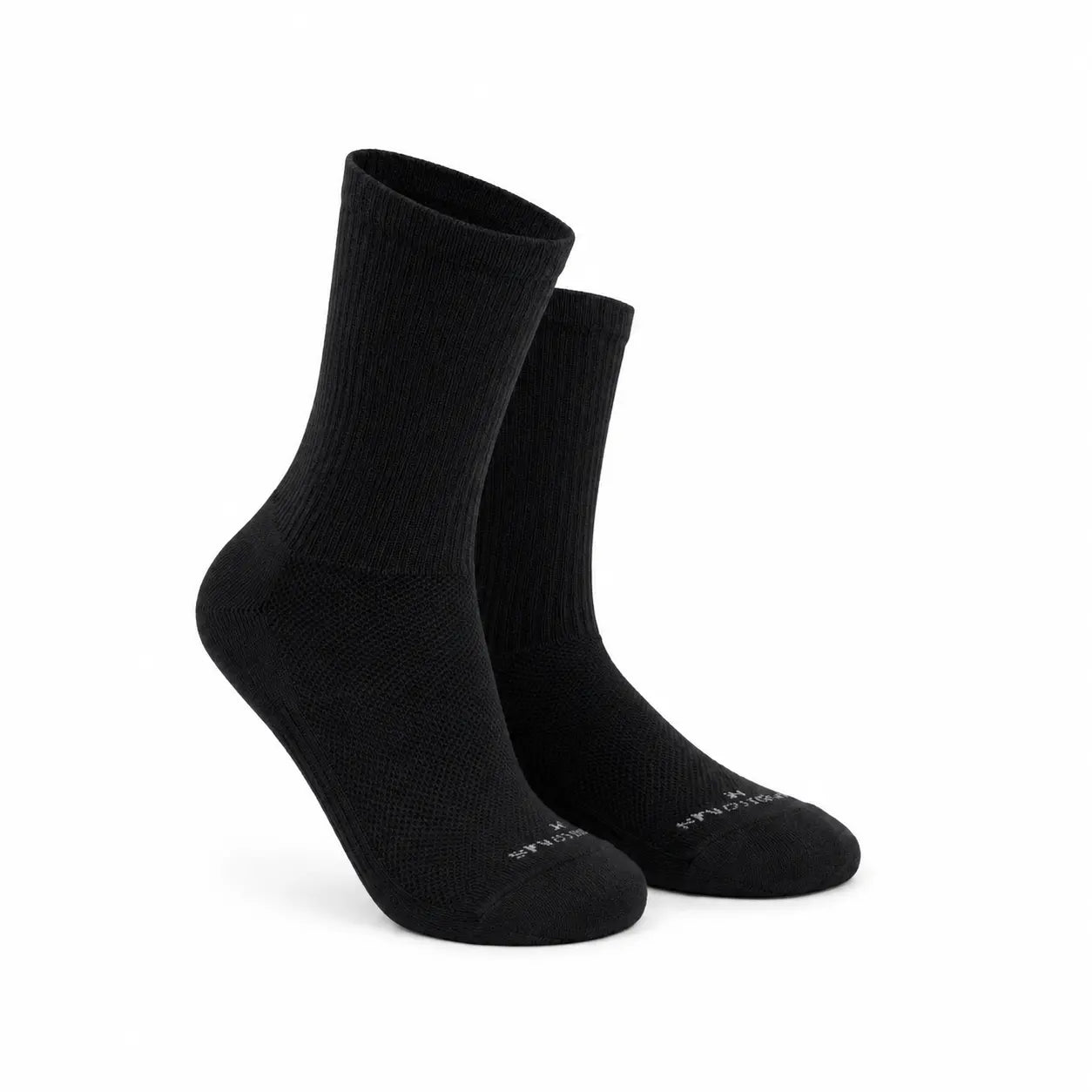 IncrediWear cirkulacijske nogavice CREW – črne, na modelu, pogled od spredaj