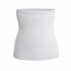 IncrediWear pas za trup – bel, na modelu, pogled od spredaj