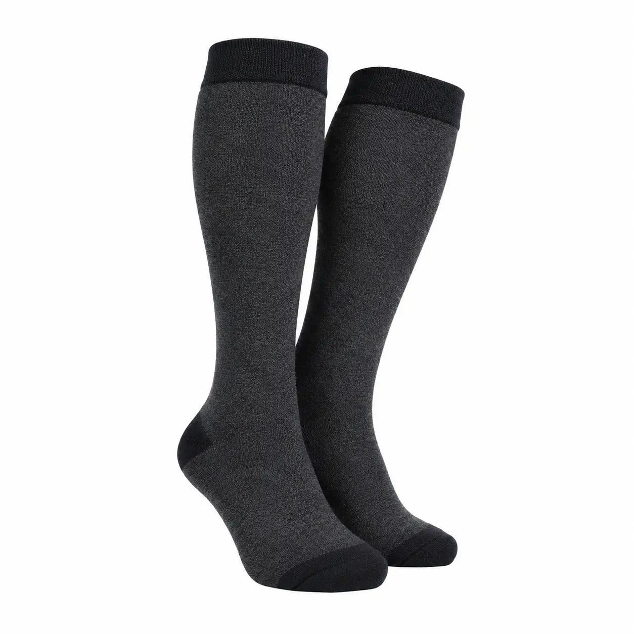 IncrediWear potovalne nogavice – črne dokolenke, na modelu, pogled od spredaj